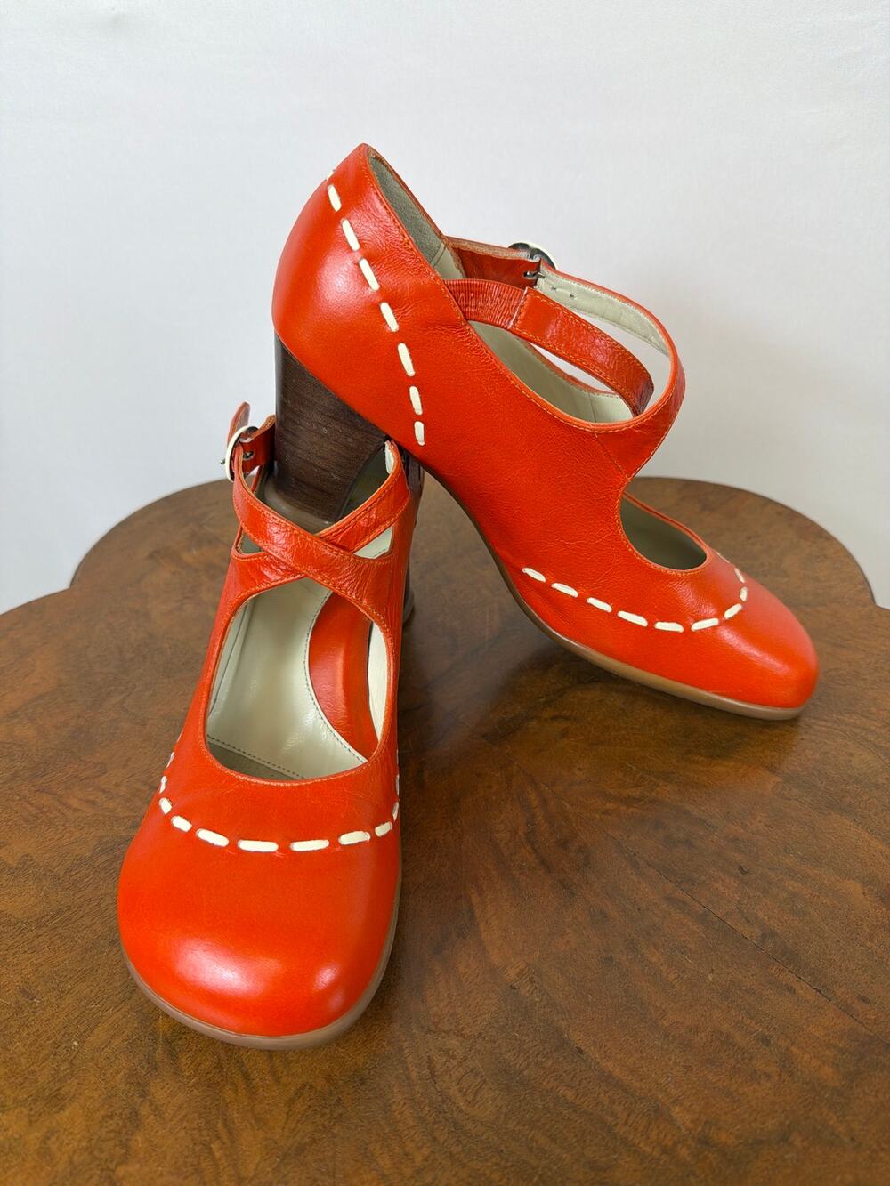 John Fluevog Orange Buckle Pump Heels Size 10.5 Portugal 2.5 Inch